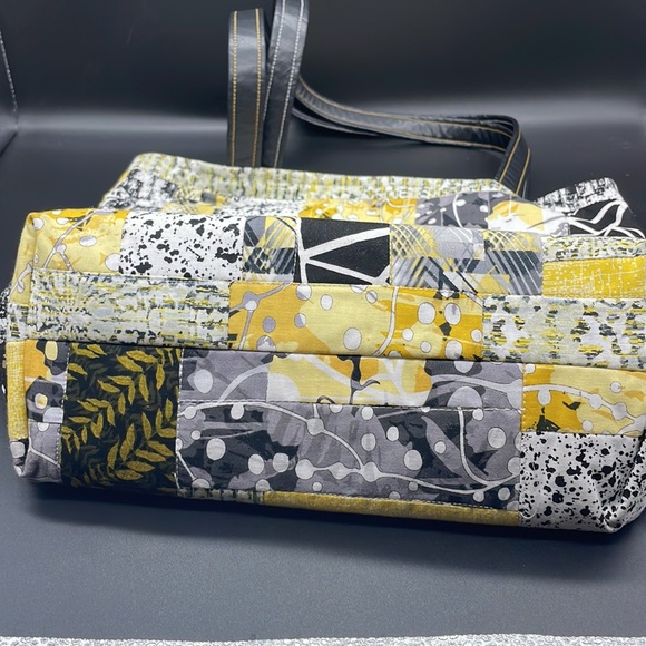 Quilted book bag - Picture 2 of 5